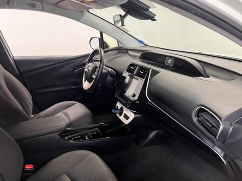 Used 2017 Toyota Prius Prime Plus image 11
