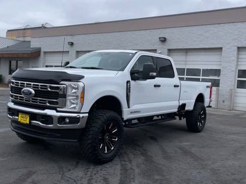 Used 2023 Ford F350 XLT image 5