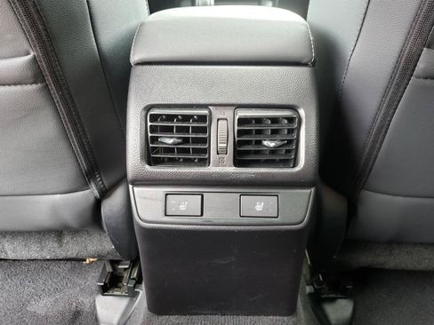Used 2017 Subaru Outback 2.5i Limited AWD/4WD image 12
