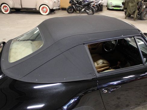Used 1995 Porsche 911 Cabriolet image 20