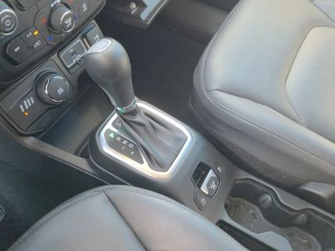 Used 2023 Jeep Renegade Limited AWD/4WD image 21