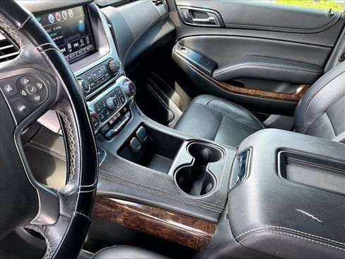 Used 2020 Chevrolet Suburban LT w/ RST Edition RWD image 15