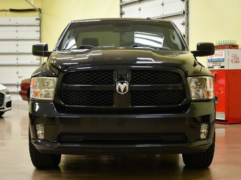Used 2016 RAM 1500 Express RWD image 4