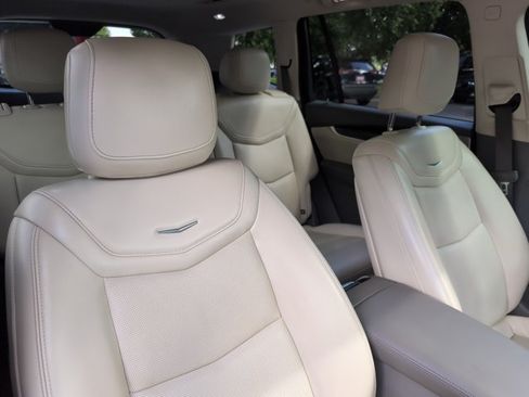 Used 2021 Cadillac XT6 Premium Luxury FWD image 28