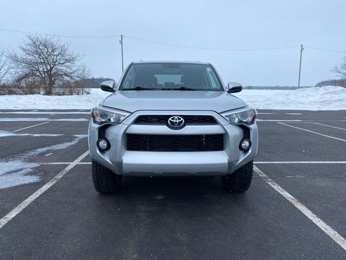 Used 2018 Toyota 4Runner SR5 image 2
