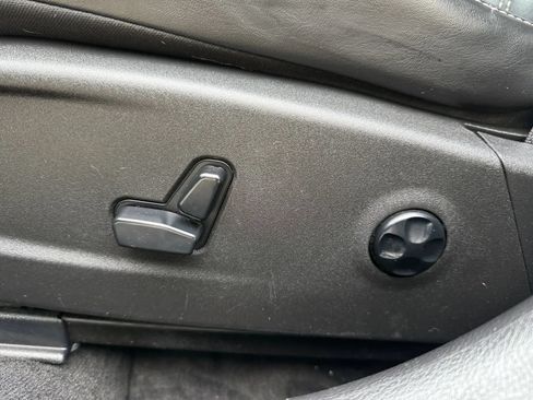 Used 2016 Chrysler 300 S RWD image 17