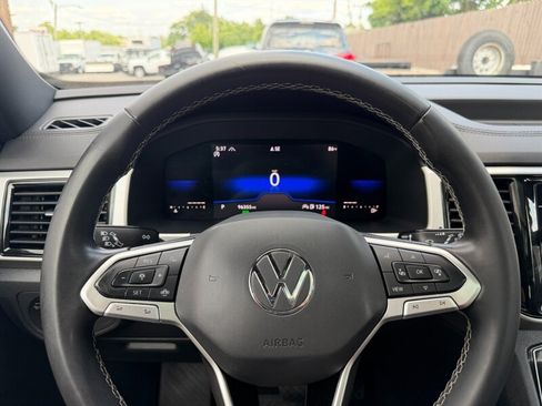Used 2022 Volkswagen Atlas Cross Sport SE AWD/4WD image 33