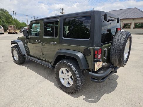 Used 2015 Jeep Wrangler Unlimited Sport w/ Quick Order Package 24S AWD/4WD image 4
