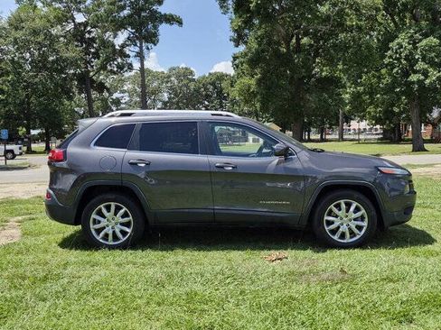 Used 2015 Jeep Cherokee Limited AWD/4WD image 2