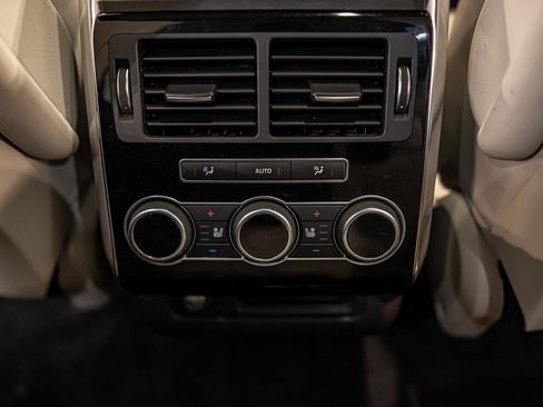 Used 2017 Land Rover Range Rover Sport HSE image 37