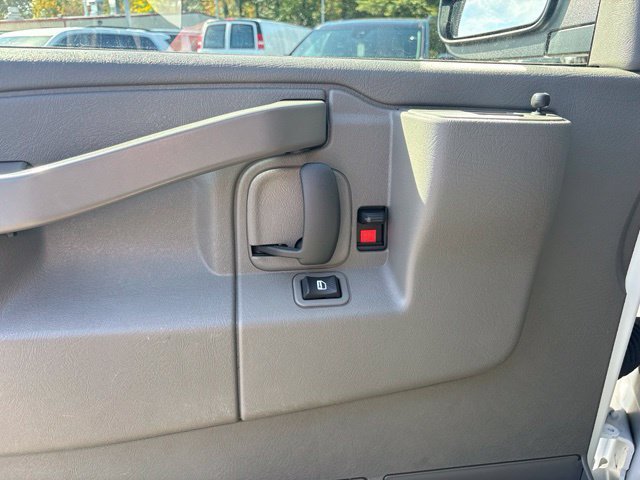Used 2025 GMC Savana 2500 w/ Driver Convenience Package RWD image 28