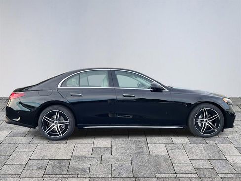 New 2026 Mercedes-Benz E 350 4MATIC Sedan image 8