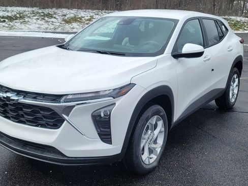 New 2026 Chevrolet Trax LS w/ LS Convenience Package image 3