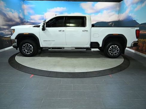 Used 2022 GMC Sierra 2500 SLT w/ SLT Convenience Package image 4