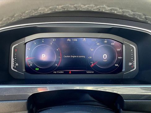 Certified 2024 Volkswagen Tiguan SEL R-Line image 25