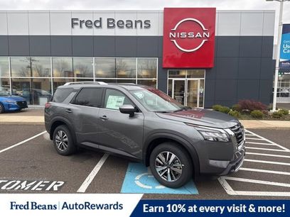 New 2025 Nissan Pathfinder SL w/ Lighting Package (N92)