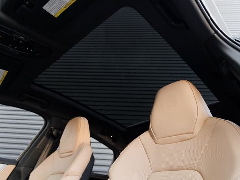 New 2025 Porsche Cayenne S AWD/4WD image 14