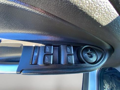 Used 2019 Ford Escape SEL image 17