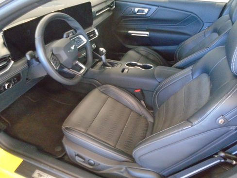 Used 2024 Ford Mustang GT Premium image 5
