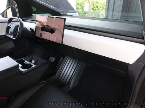 Used 2024 Tesla Cybertruck AWD Crew Cab image 23