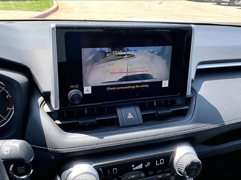 Used 2025 Toyota RAV4 XLE FWD image 26