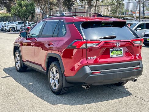 Used 2025 Toyota RAV4 XLE AWD/4WD image 8