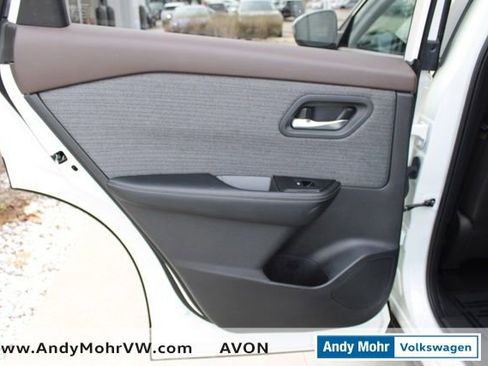 Used 2023 Nissan Rogue SV image 26