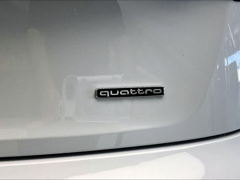 Used 2023 Audi Q5 2.0T Premium w/ Convenience Package AWD/4WD image 18