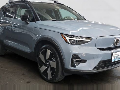 Certified 2023 Volvo XC40 Recharge Ultimate image 3