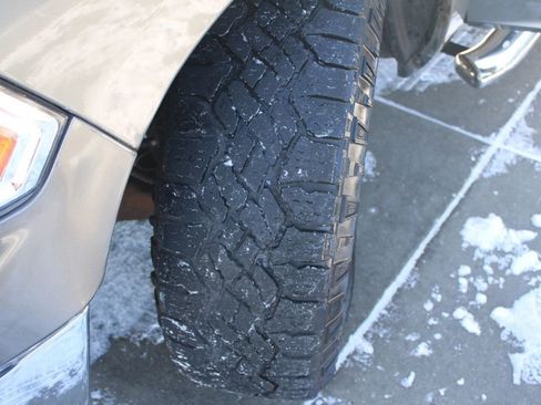 Used 2010 Dodge Ram 1500 Truck SLT image 12