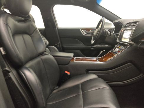 Used 2017 Lincoln Continental Select w/ Climate Package AWD/4WD image 21