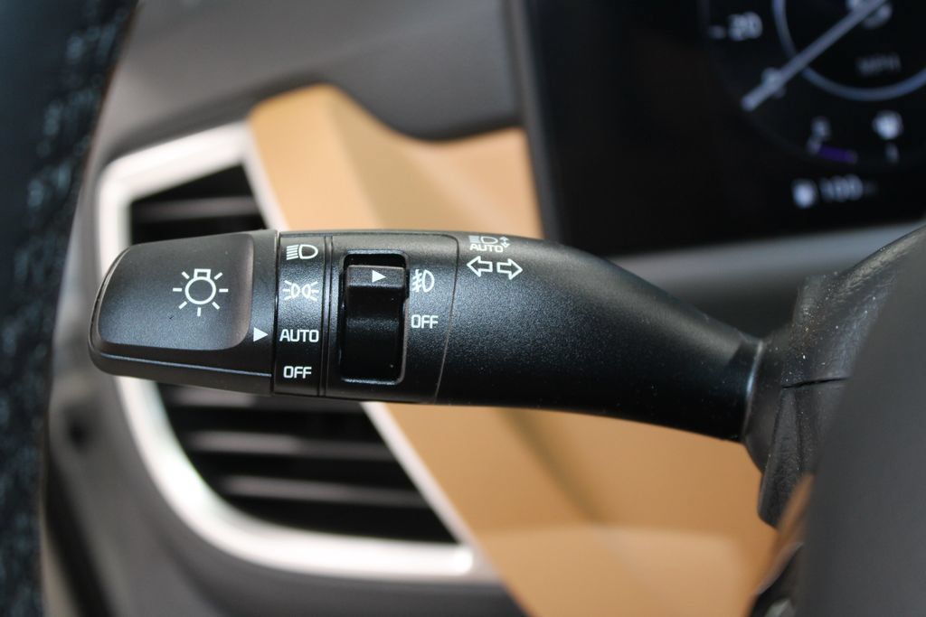 Used 2025 Kia Seltos EX w/ EX Sunroof Package FWD image 22