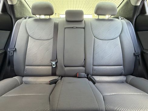 Used 2013 Hyundai Elantra GLS w/ Preferred Pkg image 22