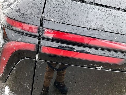 Used 2025 Chevrolet Traverse LT image 22