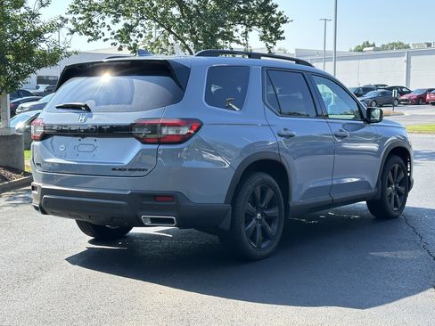Used 2025 Honda Pilot Black Edition image 14