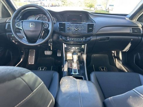 Used 2016 Honda Accord Sport image 9