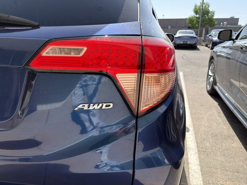 Used 2017 Honda HR-V EX image 5