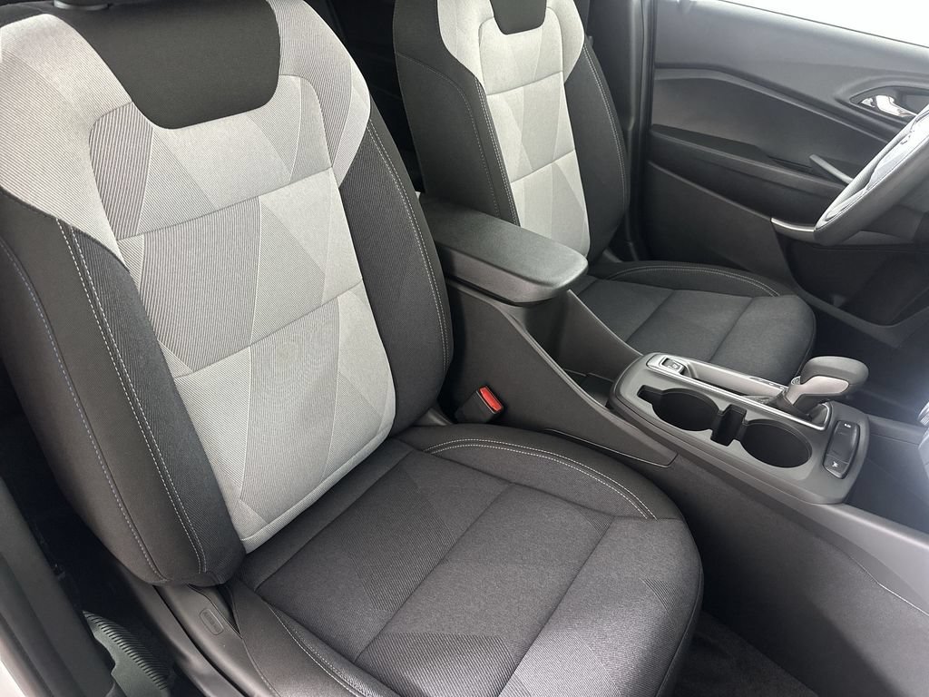 New 2026 Chevrolet Trax LS w/ LS Convenience Package FWD image 26