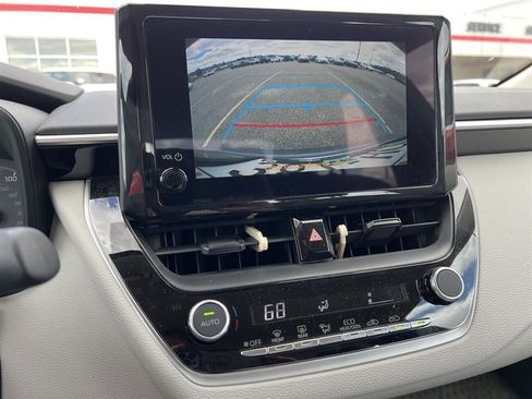 Used 2024 Toyota Corolla LE FWD image 3