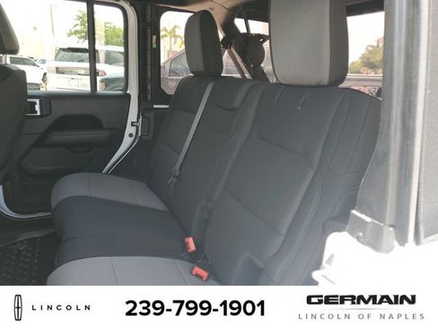 Used 2019 Jeep Wrangler Unlimited Sahara AWD/4WD image 20