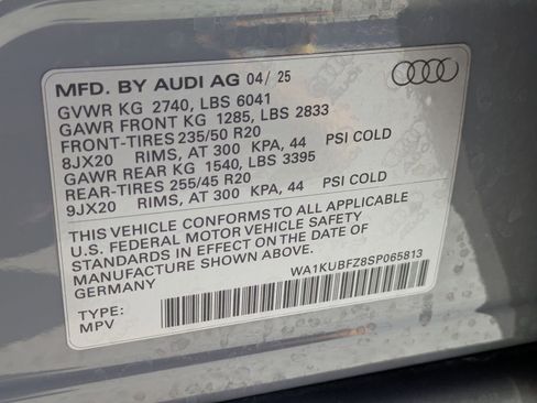 Used 2025 Audi Q4 e-tron Premium w/ Convenience Package AWD/4WD image 17