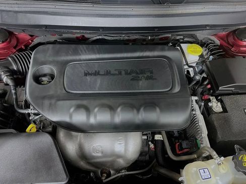 Used 2021 Jeep Cherokee Latitude Plus AWD/4WD image 29