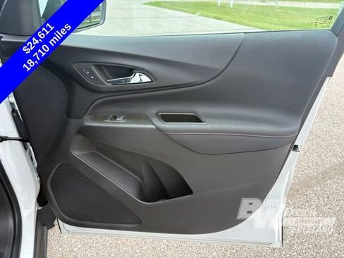 Used 2024 Chevrolet Equinox RS FWD image 27