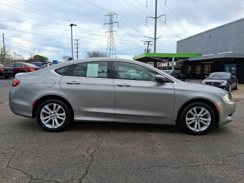 Used 2015 Chrysler 200 Limited image 4