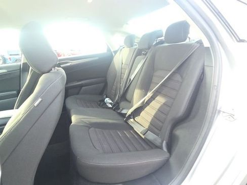 Used 2020 Ford Fusion SE FWD image 17