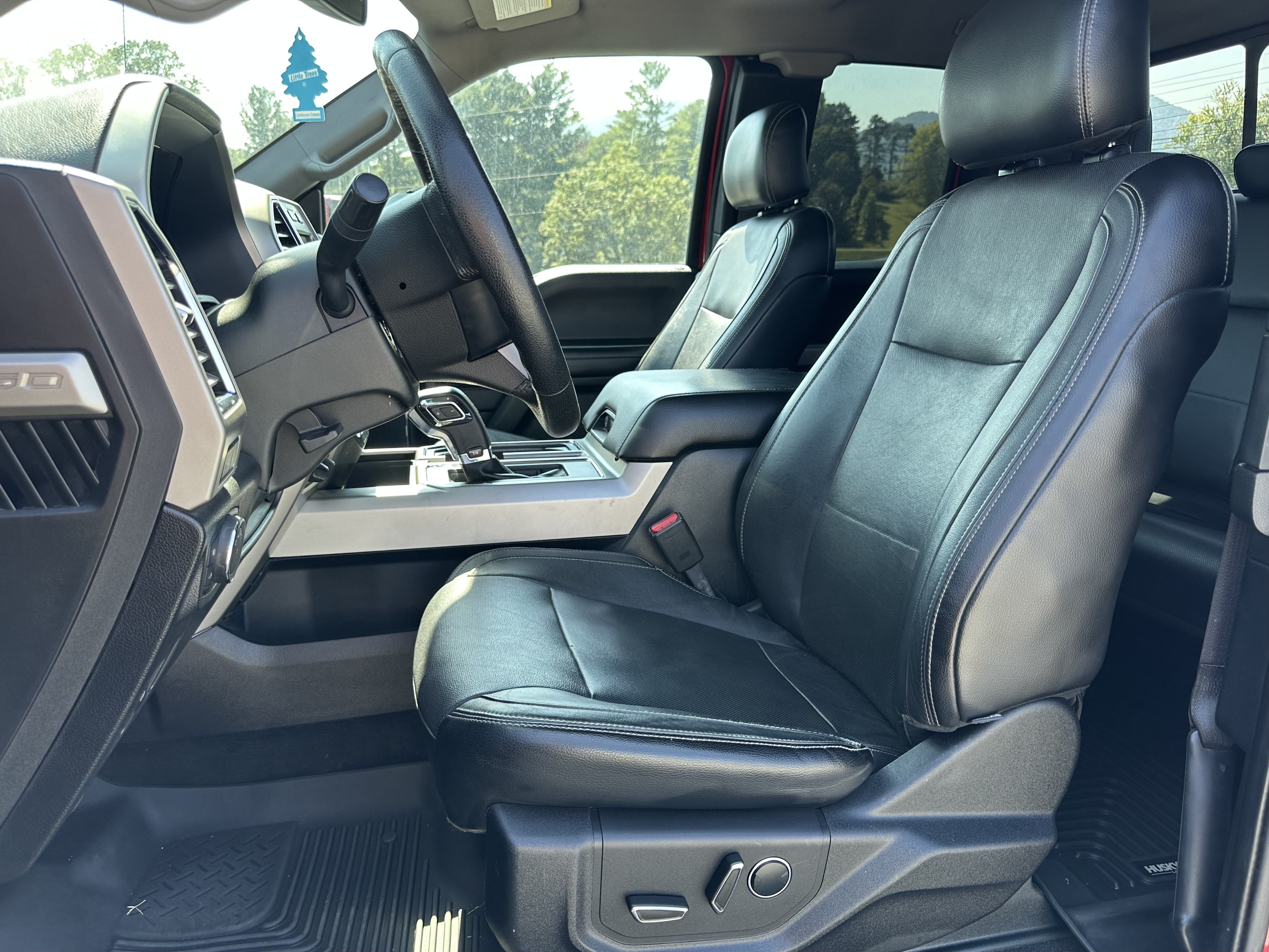 Used 2015 Ford F150 Lariat w/ Equipment Group 501A Mid AWD/4WD image 9