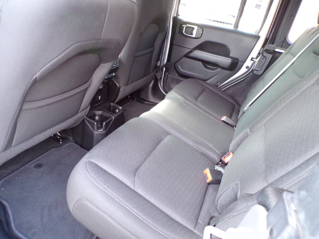 Used 2021 Jeep Wrangler Unlimited Sahara AWD/4WD image 17