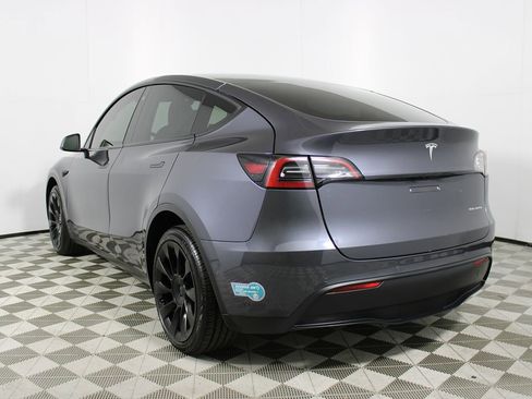 Used 2022 Tesla Model Y Long Range image 30