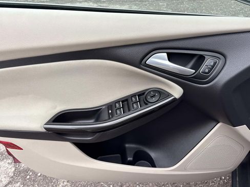 Used 2015 Ford Focus Electric Hatchback image 22