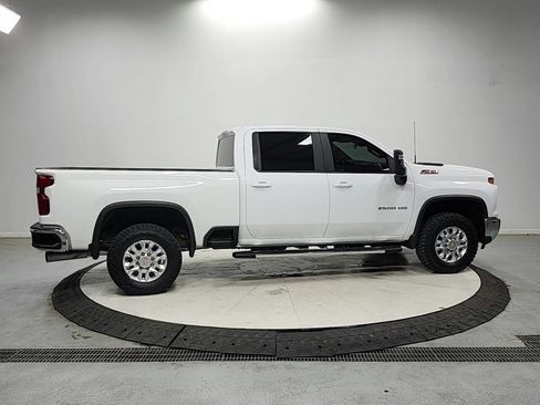 Used 2024 Chevrolet Silverado 2500 LT AWD/4WD image 8